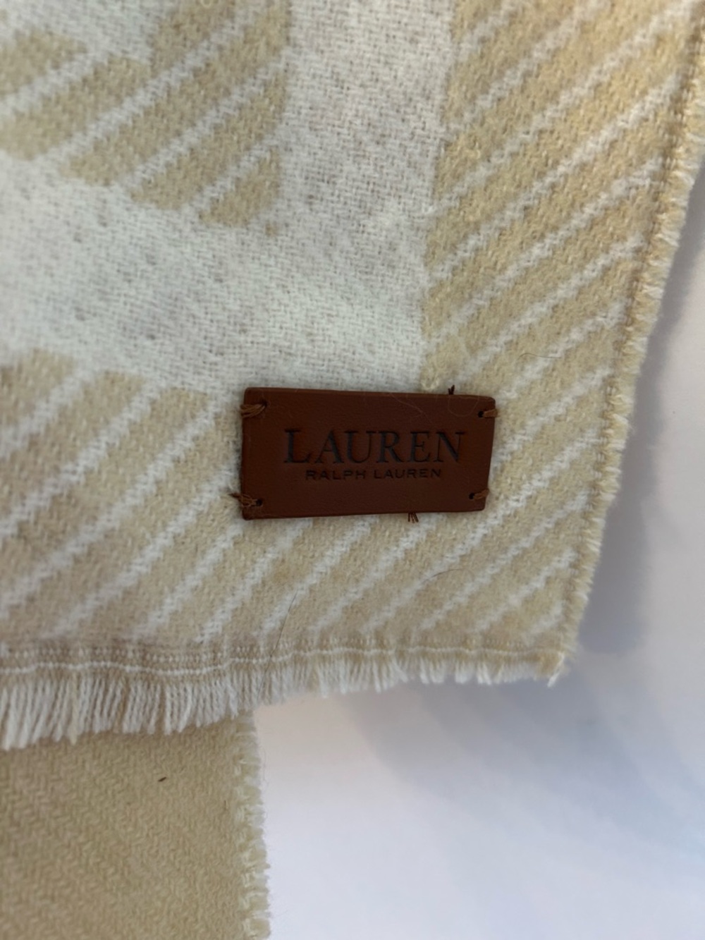 *NWT* Lauren Ralph Lauren Women’s Woven Twill-Border Ruana Cape, One Size - Picture 7 of 11